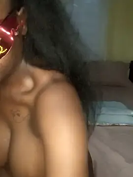 Snapshot of Sexy_Reeve chatting on December 16, 3:49 pm Sexy Reeve online show from December 16, 3:49 pm