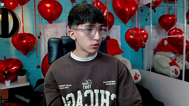 jeremy job online show from February 14, 11:32 am