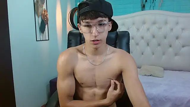 jeremy job online show from April 3, 11:27 am