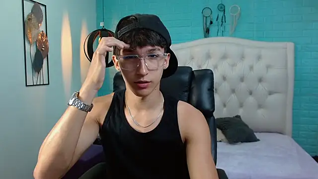 jeremy job online show from April 2, 11:28 am