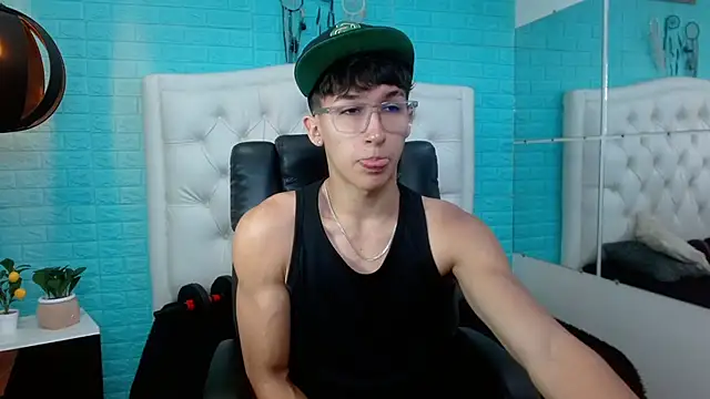 jeremy job online show from March 26, 11:41 am