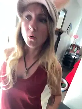 alluringpixie online show from April 4, 7:09 pm