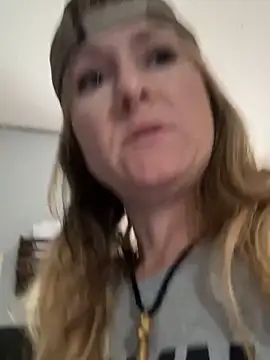 alluringpixie online show from March 26, 2:04 pm