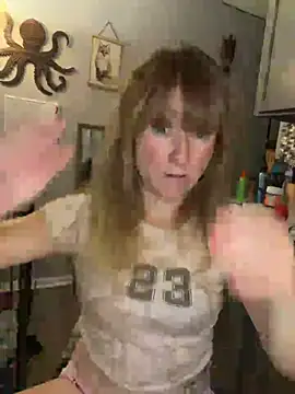 Snapshot of alluringpixie chatting on May 23, 3:33 pm alluringpixie online show from May 23, 3:33 pm