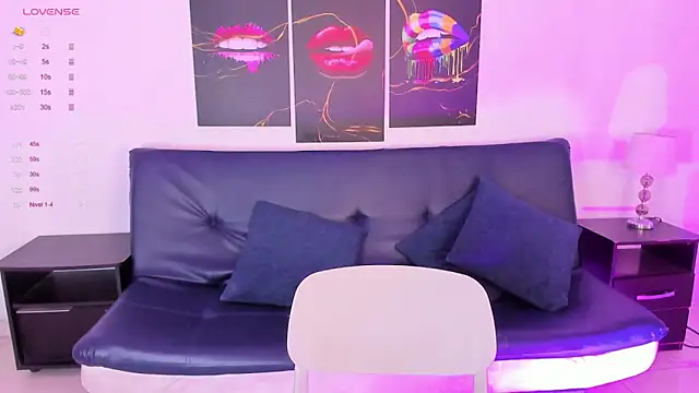 vaalentiino online show from March 4, 2:03 pm