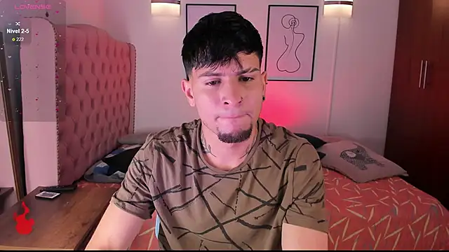 vaalentiino online show from February 8, 1:14 am