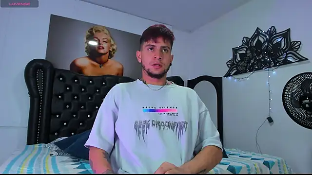 vaalentiino online show from December 22, 6:19 pm