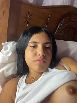 Snapshot of _Laurentt_ chatting on April 5, 2:18 am Laurentt online show from April 5, 2:18 am