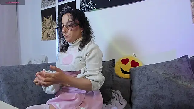 Snapshot of little__ammy chatting on June 11, 11:13 pm little ammy online show from June 11, 11:13 pm