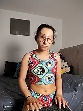 Snapshot of little__ammy chatting on December 21, 3:19 am little ammy online show from December 21, 3:19 am