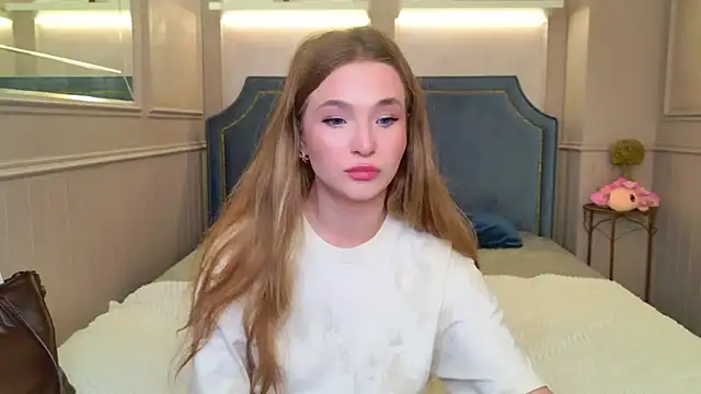 Snapshot of Lina_Sinerz chatting on June 14, 8:32 pm Lina Sinerz online show from June 14, 8:32 pm
