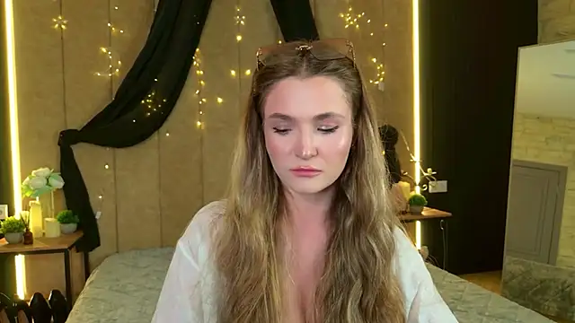 Snapshot of Lina_Sinerz chatting on June 10, 3:24 pm Lina Sinerz online show from June 10, 3:24 pm