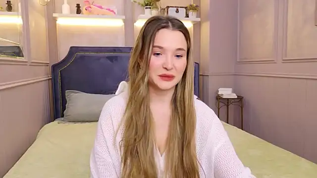 Snapshot of Lina_Sinerz chatting on February 13, 8:31 pm Lina Sinerz online show from February 13, 8:31 pm