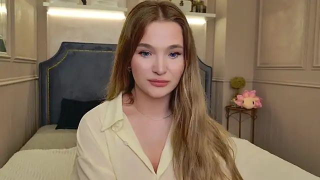 Snapshot of Lina_Sinerz chatting on June 12, 8:50 pm Lina Sinerz online show from June 12, 8:50 pm