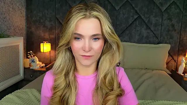 Snapshot of Lina_Sinerz chatting on July 8, 8:31 pm Lina Sinerz online show from July 8, 8:31 pm