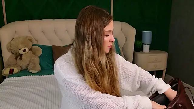 Lina Sinerz online show from April 22, 8:37 pm