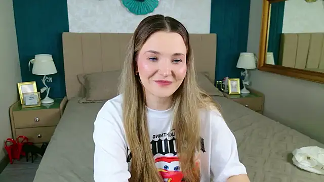 Snapshot of Lina_Sinerz chatting on February 14, 8:31 pm Lina Sinerz online show from February 14, 8:31 pm