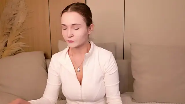 Snapshot of Lina_Sinerz chatting on June 25, 4:01 pm Lina Sinerz online show from June 25, 4:01 pm