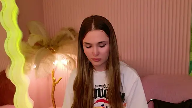 Lina Sinerz online show from April 1, 9:01 pm