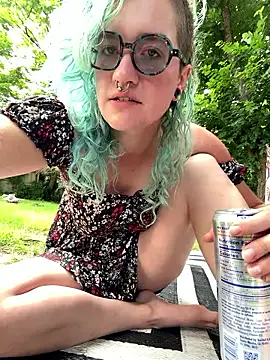 rosiebuddy online show from June 2, 8:20 pm