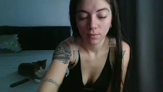 Ceciihot online show from March 18, 3:24 pm
