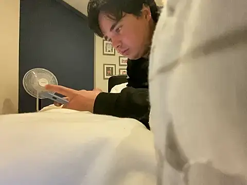 phantom898983 online show from December 17, 2:49 am