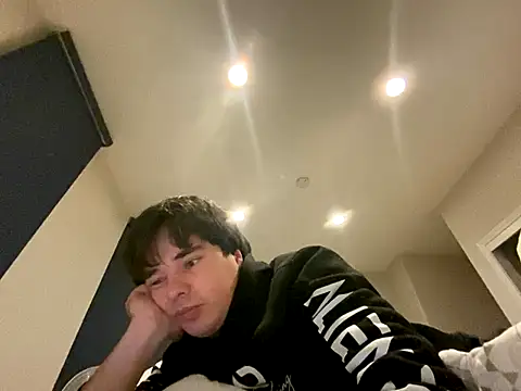 phantom898983 online show from December 14, 8:31 am