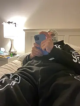 phantom898983 online show from April 15, 6:30 am