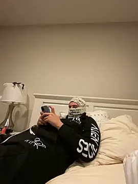 phantom898983 online show from April 19, 7:53 am