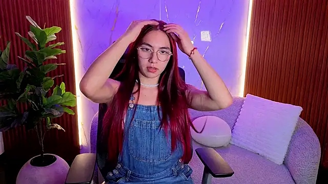 scarlettvg online show from December 5, 4:33 am