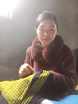 Snapshot of mon-monk chatting on December 15, 3:01 am mon-monk online show from December 15, 3:01 am