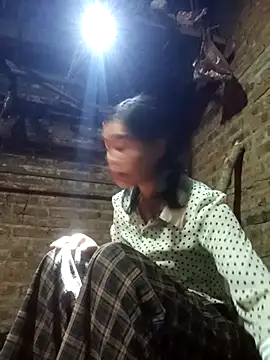 Snapshot of mon-monk chatting on December 14, 1:06 pm mon-monk online show from December 14, 1:06 pm