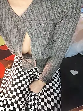 Alone nothing online show from January 9, 4:03 pm