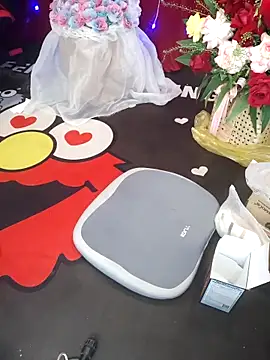 Alone nothing online show from December 21, 10:28 am