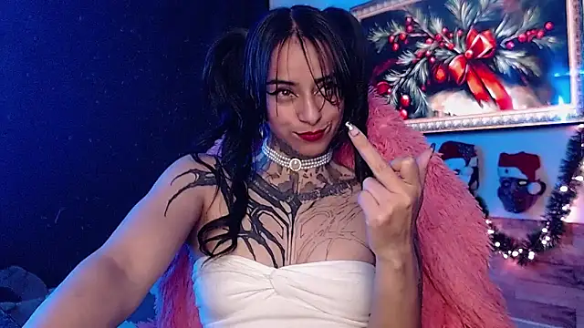 Snapshot of Julls420_ chatting on December 16, 5:33 am Julls420 online show from December 16, 5:33 am