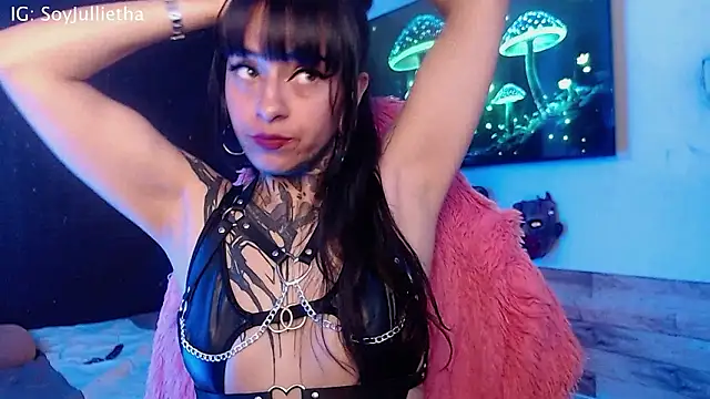 Julls420  online show from February 7, 6:43 am