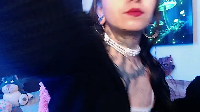 Julls420  online show from February 4, 6:08 am