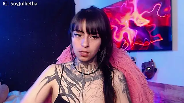 Julls420  online show from February 12, 3:17 am