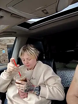 SpiderRose online show from March 5, 4:03 pm