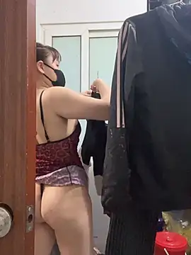 Snapshot of Hello_honey chatting on June 12, 4:05 pm Hello honey online show from June 12, 4:05 pm