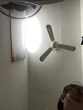 Snapshot of Hello_honey chatting on May 8, 4:44 pm Hello honey online show from May 8, 4:44 pm