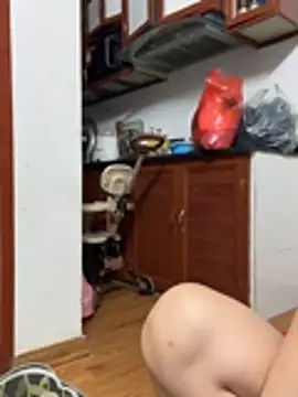 Snapshot of Hello_honey chatting on June 6, 4:45 pm Hello honey online show from June 6, 4:45 pm