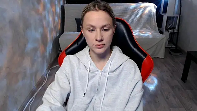 MiaBun1 online show from March 3, 4:30 am