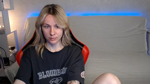 MiaBun1 online show from May 13, 4:08 am