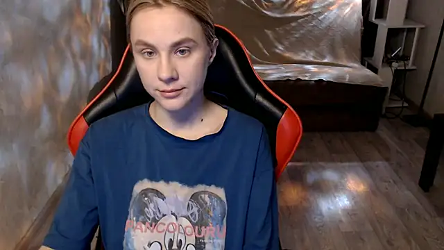 MiaBun1 online show from April 4, 12:39 am