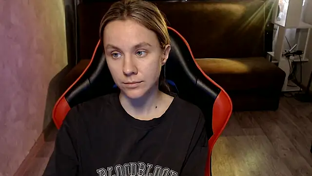 MiaBun1 online show from April 7, 4:58 am