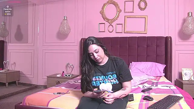 KendallVelvet online show from March 18, 1:35 pm