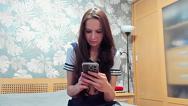 OliviaMuur online show from February 3, 5:05 am