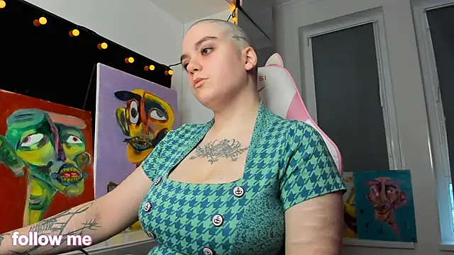 Snapshot of enigmastella chatting on December 16, 11:03 am enigmastella online show from December 16, 11:03 am