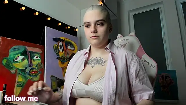 Snapshot of enigmastella chatting on December 15, 11:05 am enigmastella online show from December 15, 11:05 am